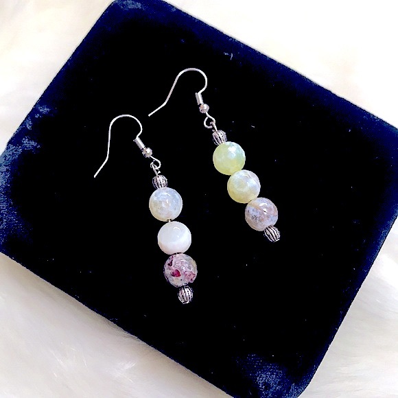 🆕Beautiful Handcrafted Colorful Natural Gemstone Flower Agates Beaded Earrings - Picture 3 of 16
